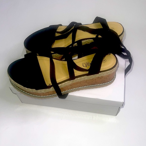 Lace Up Platform Sandals - Picture 1 of 6